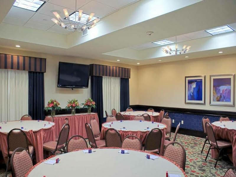 Hampton Inn Orange Buitenkant foto